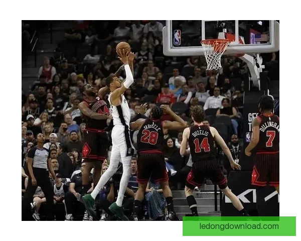 文班三节砍41分马刺狂胜灰熊七连胜锁定季后赛无缘